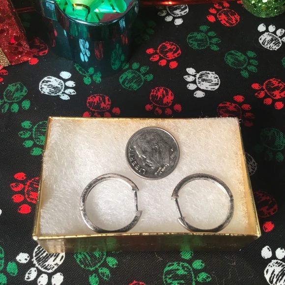 Beautiful Sterling Silver & Blue Diamond Earrings - Picture 5 of 5